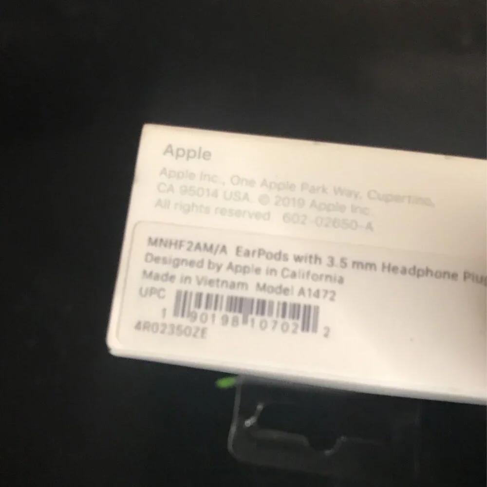 Original Apple A1472 3.5mm EarPods In Ear Canal Headset with Remote & Microphone